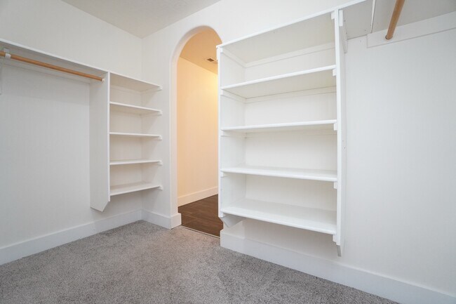 Building Photo - 1655 N Azurite Pl