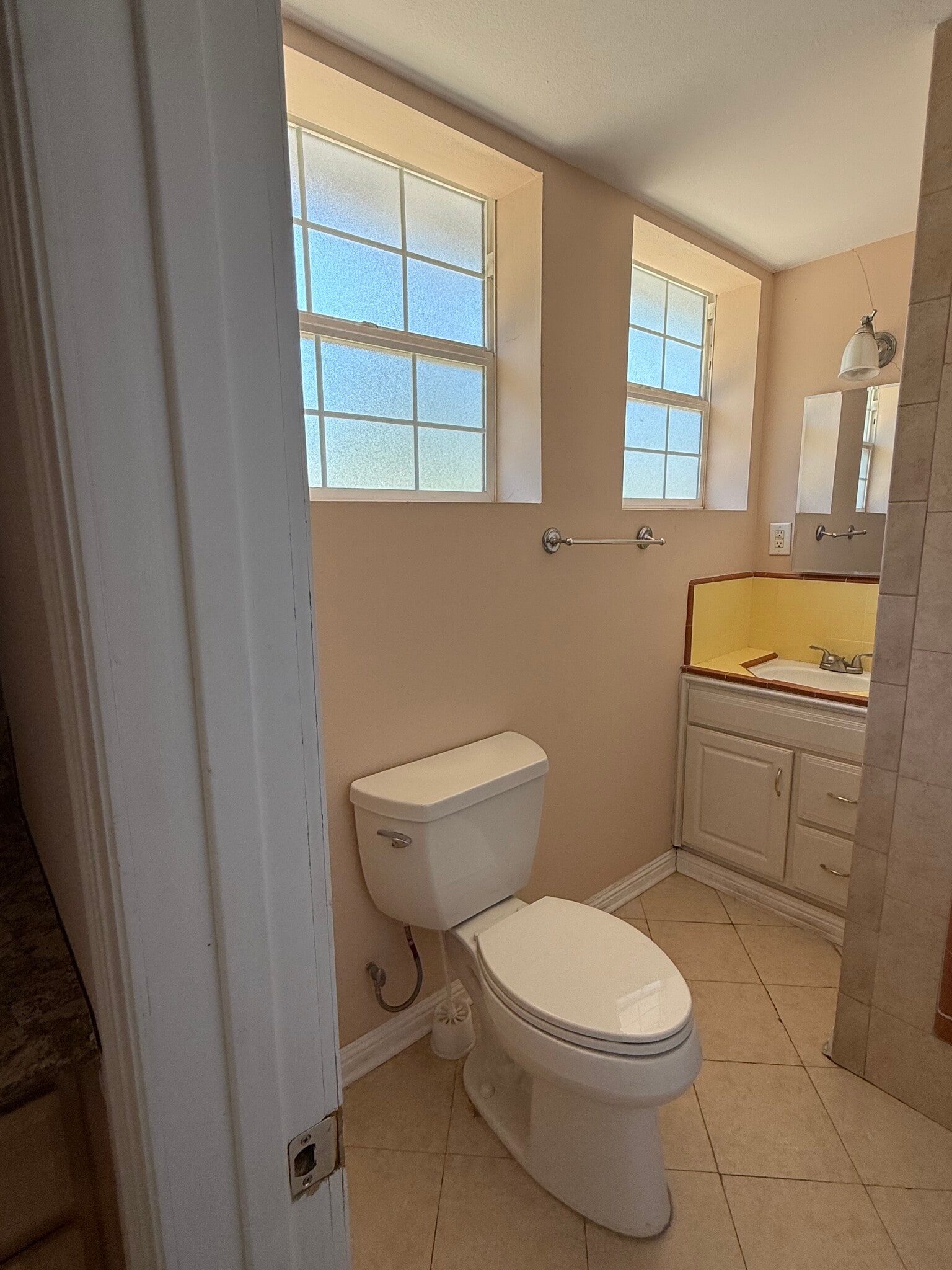 Bathroom - 4003 Garey Ave