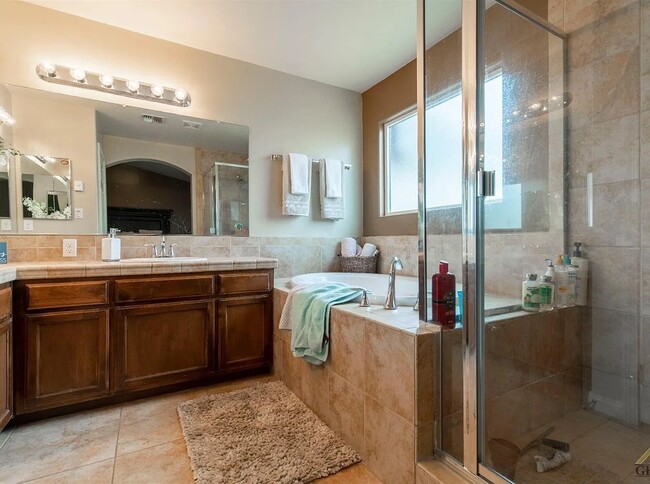 Building Photo - 10825 Coronado Pointe Dr