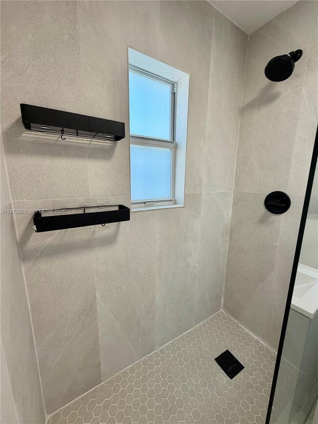 Building Photo - 11 Sidonia Ave