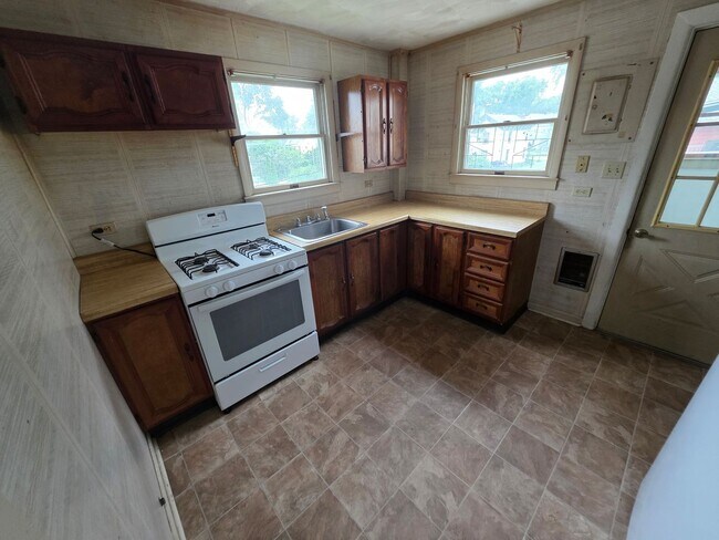 Building Photo - 3 Bedroom Apartment - Saugerties