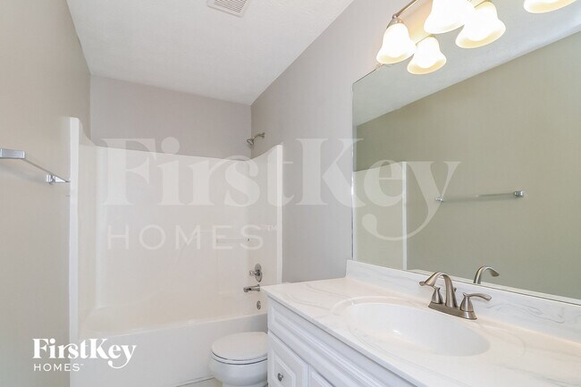 Building Photo - 208 Moore Valley Way