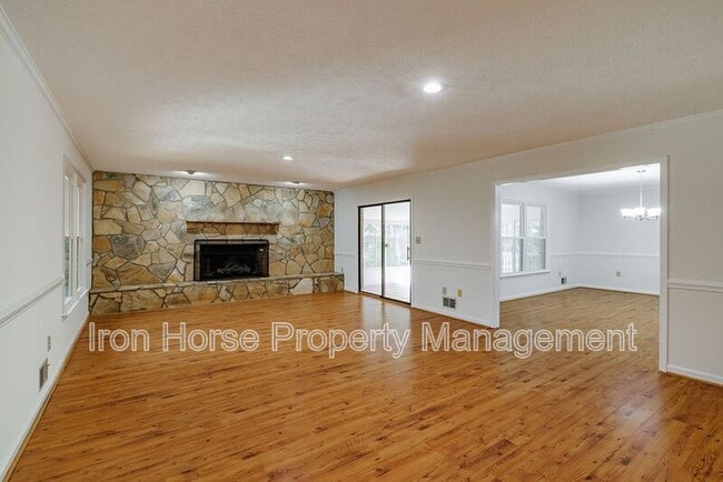 Building Photo - 1060 Windbrooke Ct