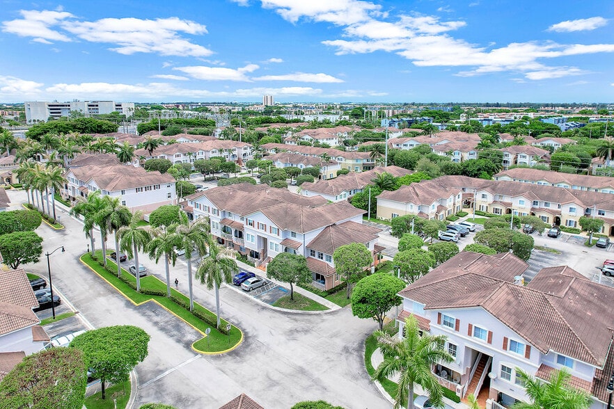 Building Photo - 8886 W Flagler St