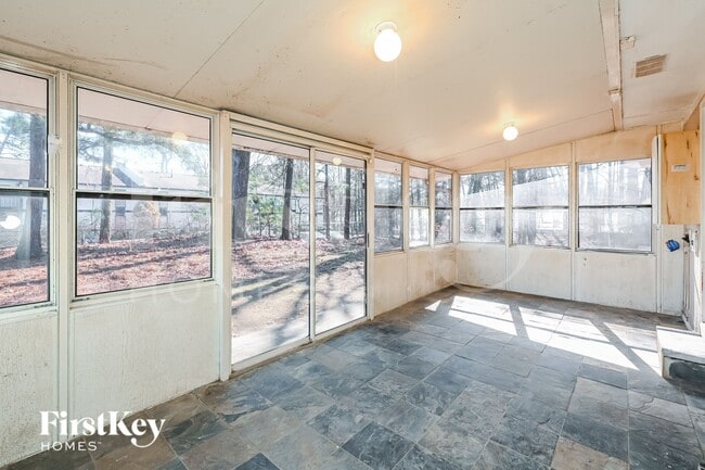 Building Photo - 1506 Spender Dr