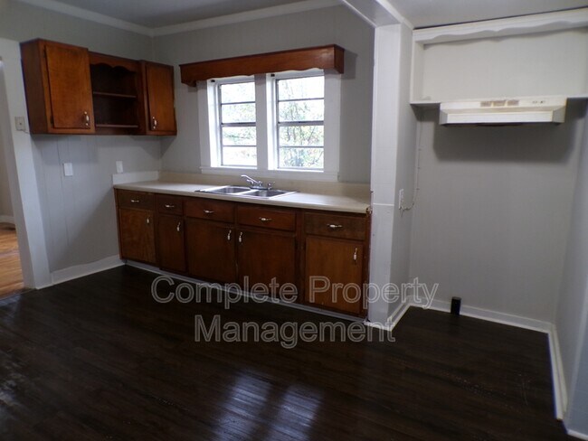 Building Photo - 521 62nd St