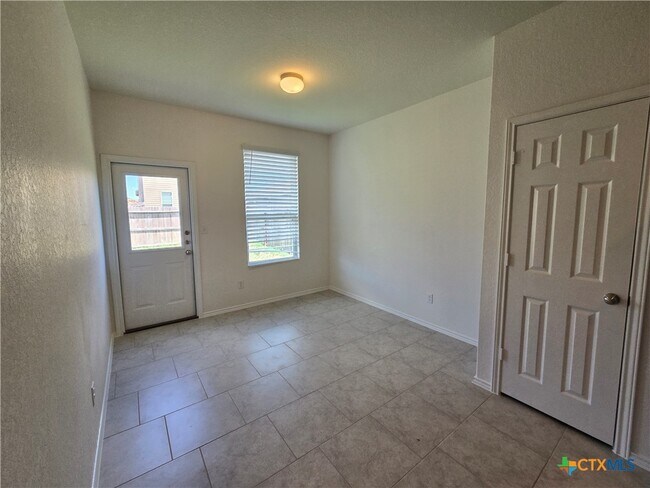 Building Photo - 334 Mistflower