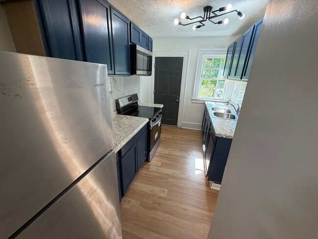 Building Photo - Charming 3 Bedroom Historic Cottage in Capitol Heights!