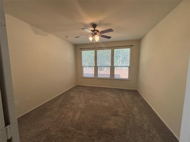 Building Photo - 9410 Privet Dr