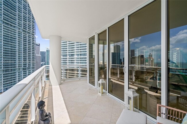 Building Photo - 901 Brickell Key Blvd