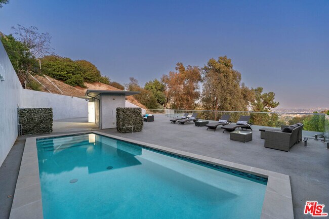 Building Photo - 6181 Temple Hill Dr