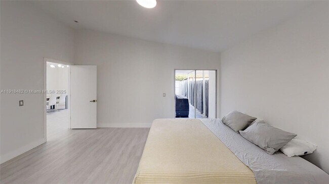 Building Photo - 3834 SW 149th Pl