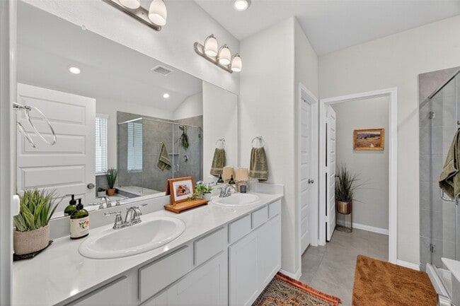 Building Photo - 10109 Waterwall Ln