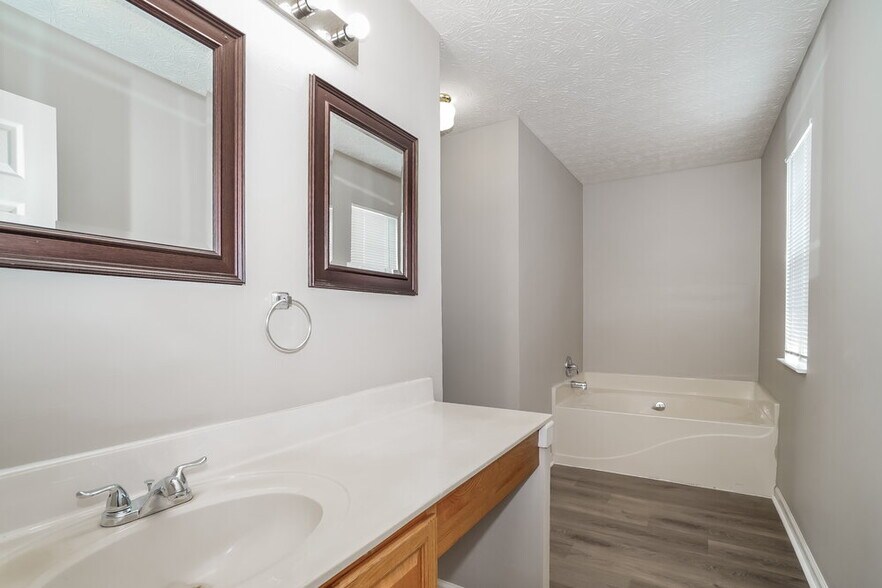 Building Photo - 3087 Fabyan Dr