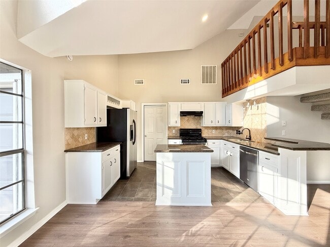 Building Photo - 30430 Arborg Dr