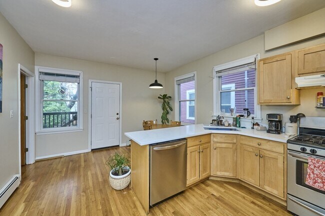 Building Photo - 14 Haverford St