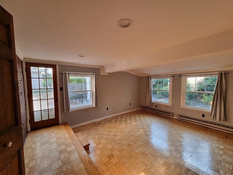 Building Photo - 179 Amherstdale Rd