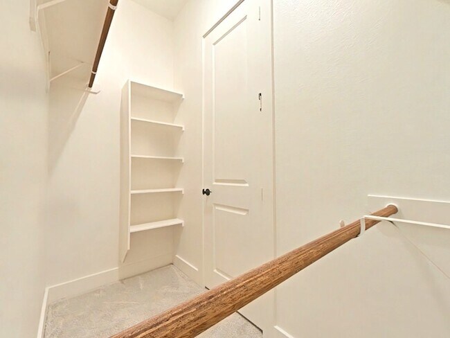 Building Photo - 1020 Prescott Dr