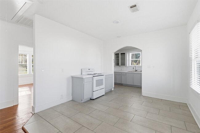 Building Photo - 3808 State Hwy 3