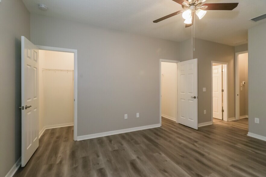 Building Photo - 5850 Sweet William Terrace