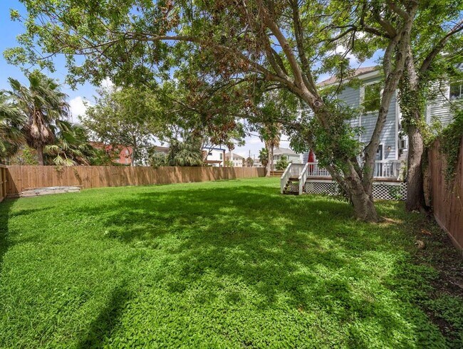 Building Photo - 2815 Avenue H