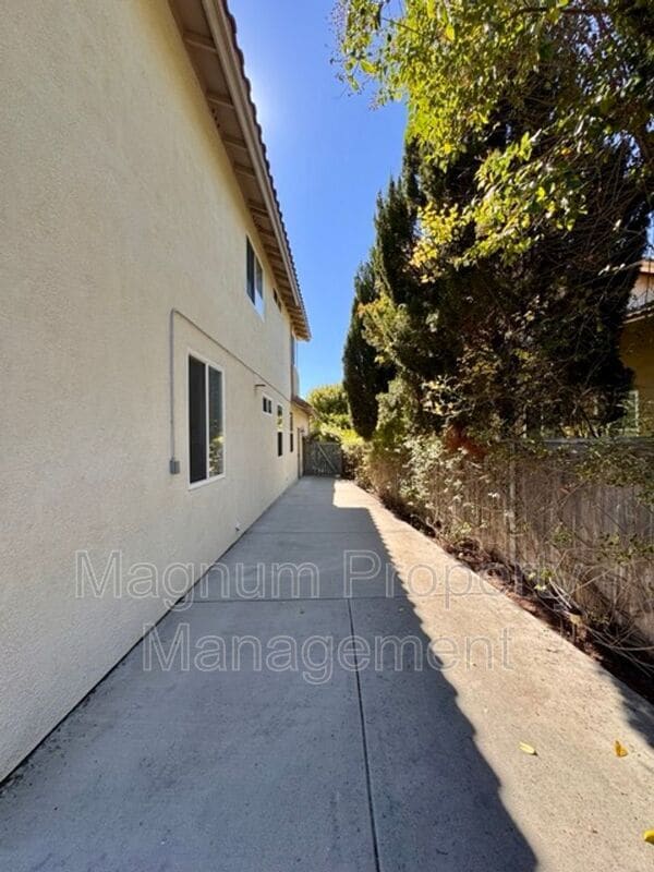 Building Photo - 41713 Niblick Rd