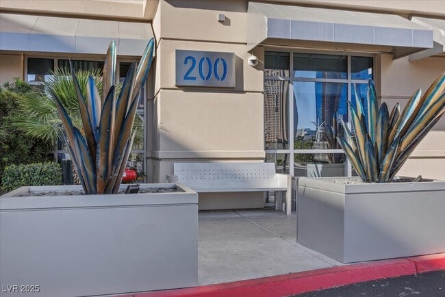 Building Photo - 200 W Sahara Ave