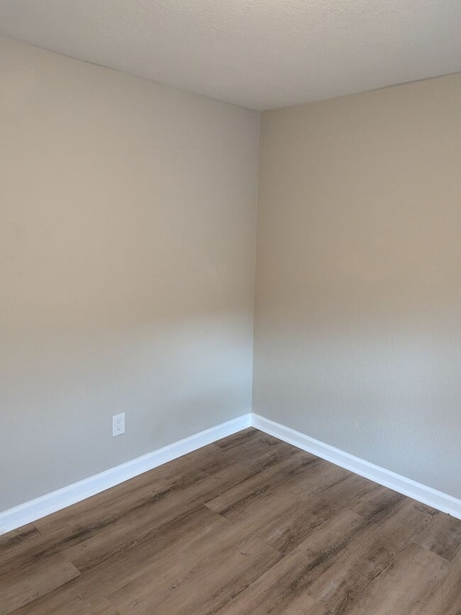 Building Photo - Cool 3 bed 2 bath House in Jeff City