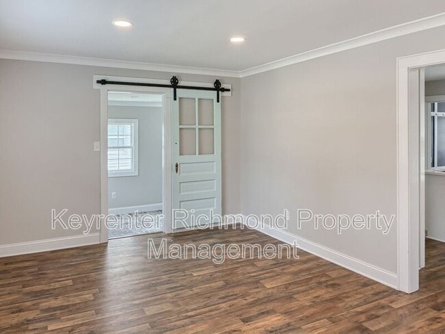 Building Photo - 6419 Crescent Pkwy