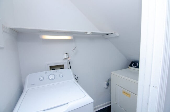 Building Photo - Quaint East Nashville Town Home