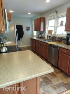 Building Photo - 3 br, 1.5 bath House - 1595 Coolidge Ave 1...