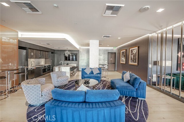 Building Photo - 1050 S Grand Ave