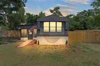 Building Photo - 33514 Luana Ct
