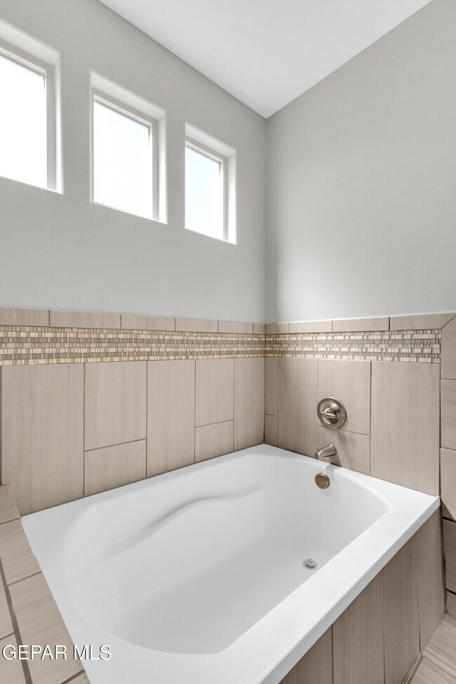 Building Photo - 412 Beech Tree Dr