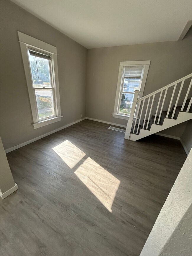Building Photo - 3bd 1ba house for rent