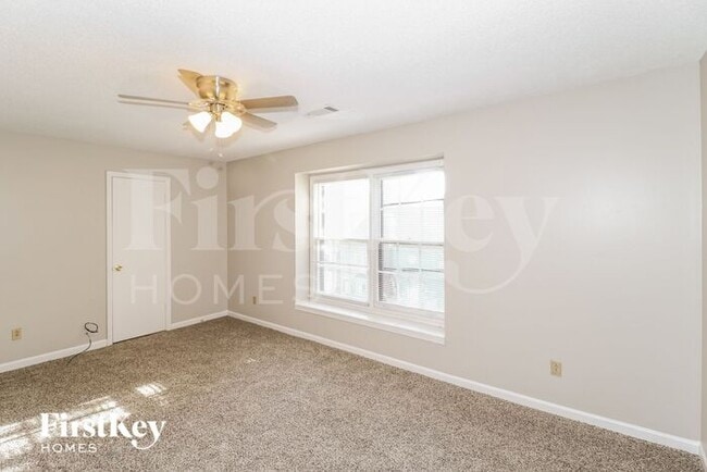 Building Photo - 145 Willow Bend Dr