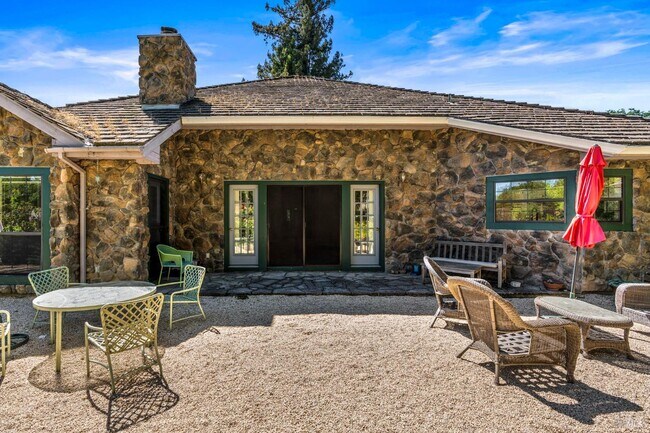 Building Photo - 6578 Oak Leaf Ct