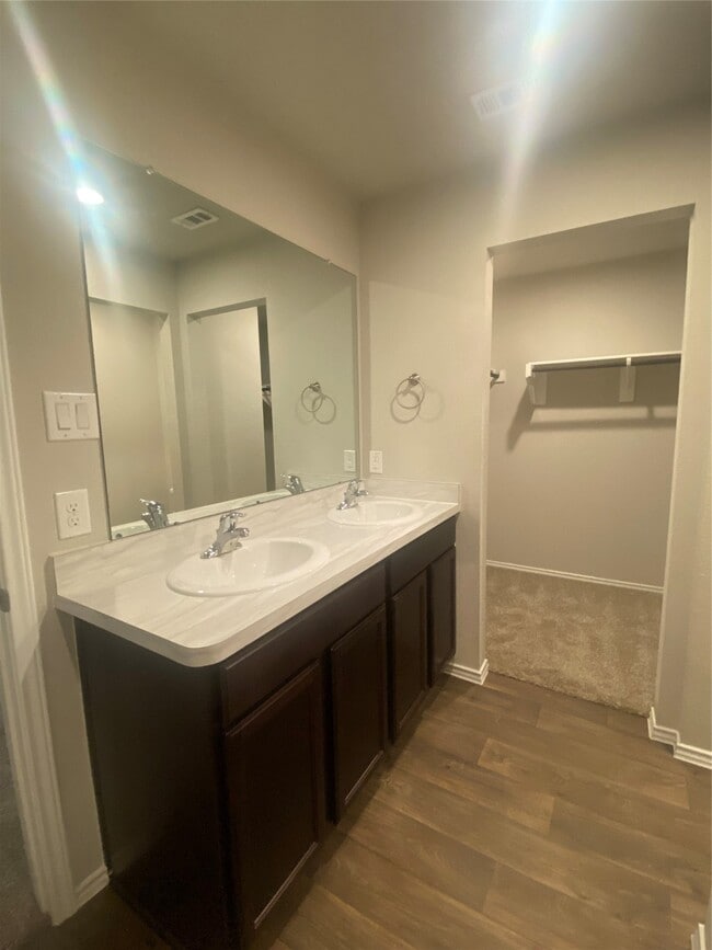 Building Photo - 16937 Rich Pines Dr