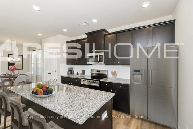 Building Photo - 372 Phaeton Ln
