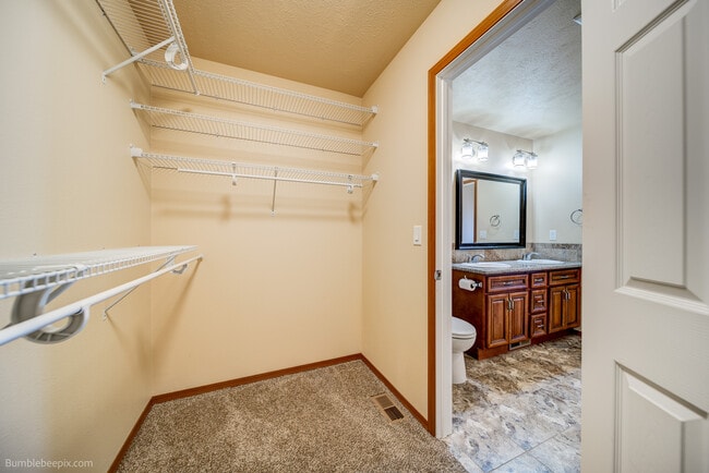 Building Photo - 1923 N Nelson St