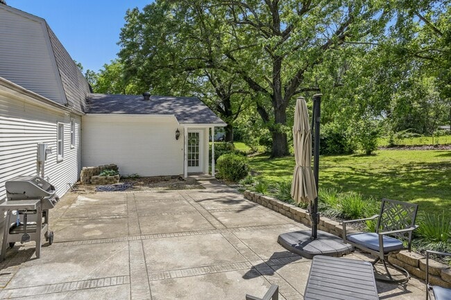 Building Photo - 1306 Marion Dr