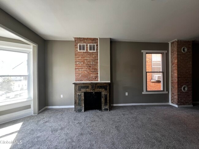 Building Photo - 57 5th Ave