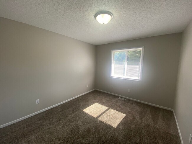 Building Photo - 3101 SE 17th St