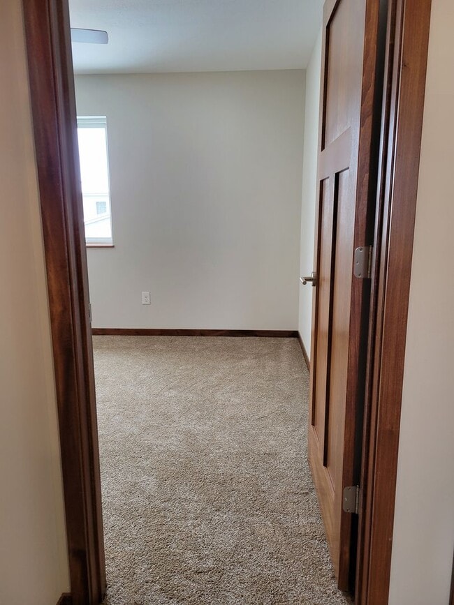 Building Photo - 420 Sierra Pl