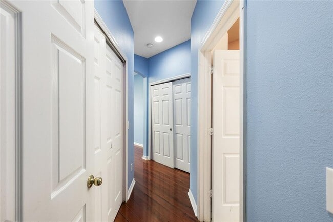 Building Photo - 1283 Travertine Terrace