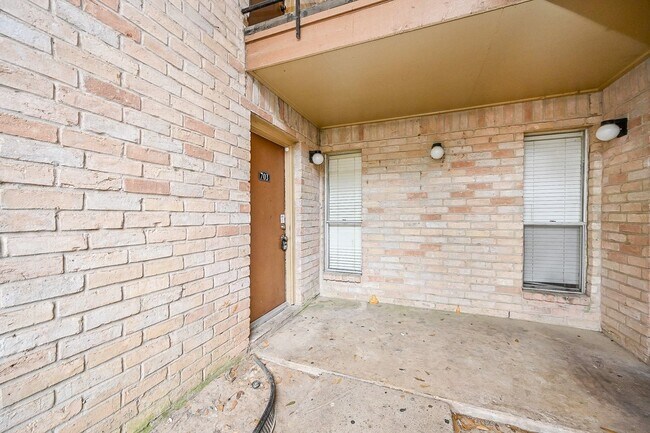 Building Photo - 16303 Lyons School Rd