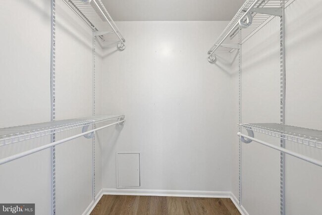 Building Photo - 4620 N Park Ave