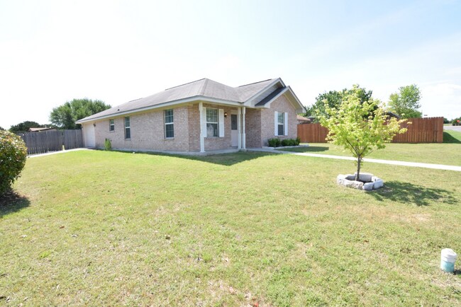 Primary Photo - 900 Concho St