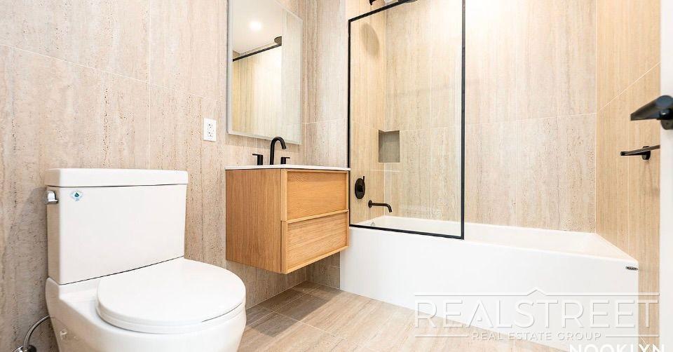 Building Photo - Schermerhorn Street