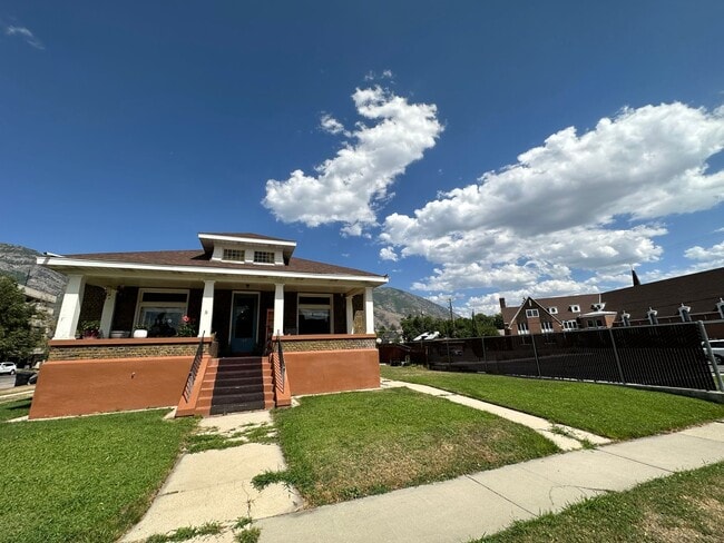 Building Photo - Provo City Center - 1 Bedroom Apartment